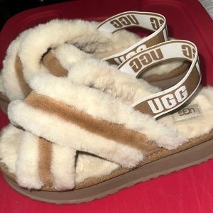 Disco Cross Slide Ugg Slipper In Chestnut sz 10